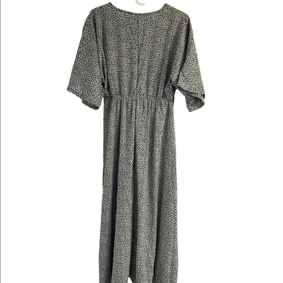 Cupshe Dress Green/White V-Neck Short Sleeves Long Medium - Picture 2 of 4